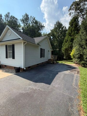 539 Wind Crest Dr., Inman, SC 29349