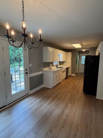 539 Wind Crest Dr., Inman, SC 29349