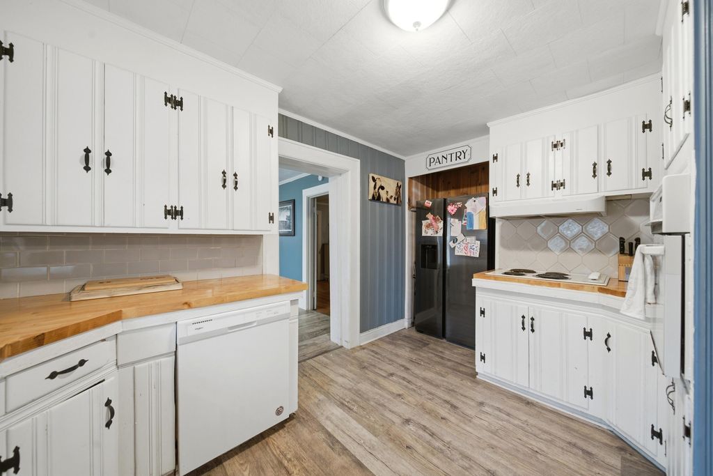 Image 11 of property listing at 495 Barnwell Street, Springfield, SC 29146