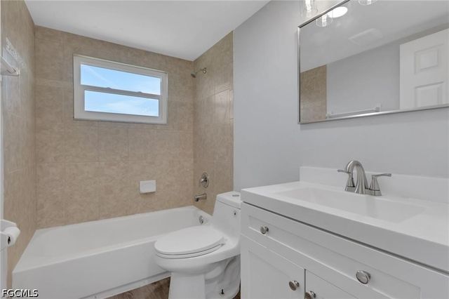 22 NW 15th PL, Cape Coral, FL 33993