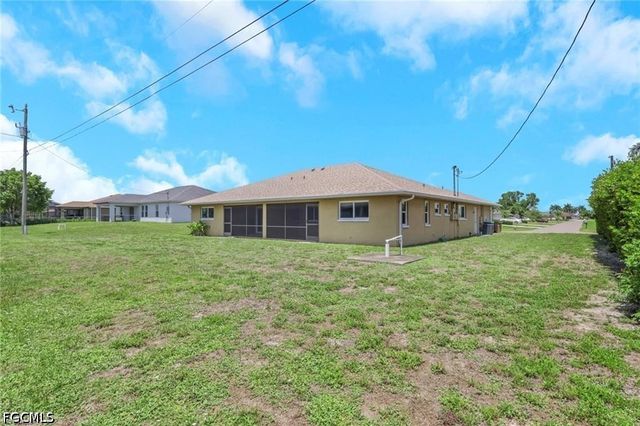 22 NW 15th PL, Cape Coral, FL 33993