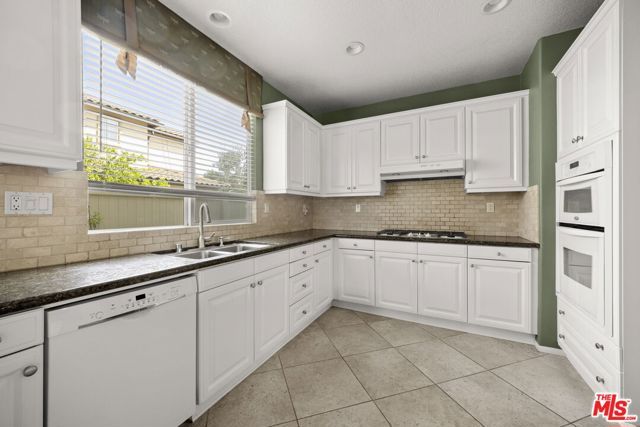 631 Clearwater Creek Drive 30, Thousand Oaks, CA 91320