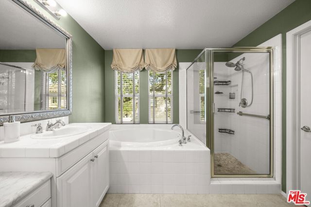 631 Clearwater Creek Drive 30, Thousand Oaks, CA 91320