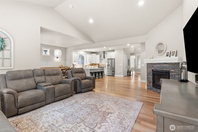 812 Tiedeman Road NW, Lakebay, WA 98349