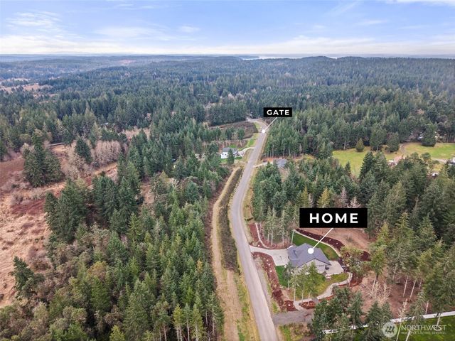 812 Tiedeman Road NW, Lakebay, WA 98349