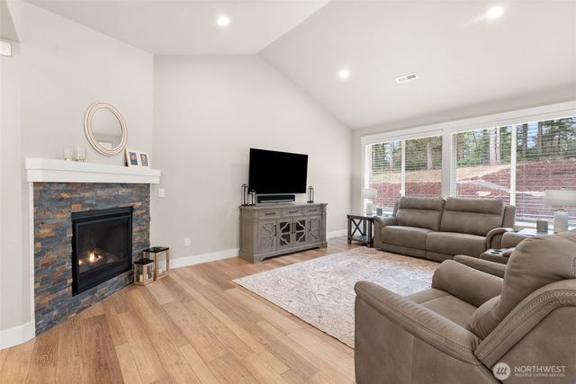 812 Tiedeman Road NW, Lakebay, WA 98349