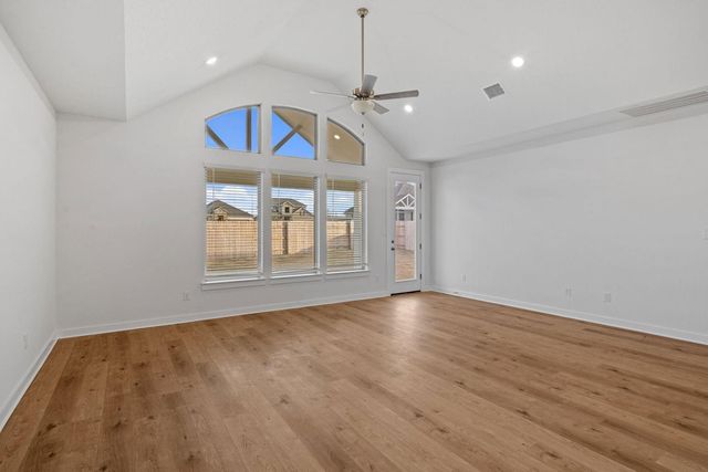 328 Royal Fern RD, Hutto, TX 78634