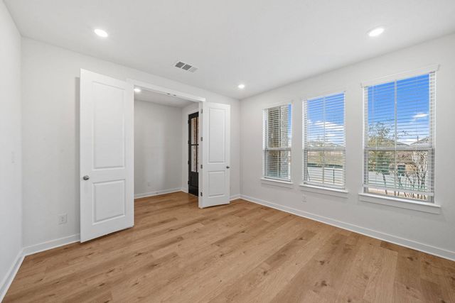 328 Royal Fern RD, Hutto, TX 78634