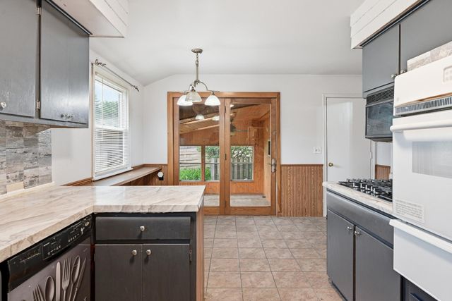 7556 Major Avenue N, Brooklyn Park, MN 55443