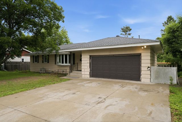 7556 Major Avenue N, Brooklyn Park, MN 55443