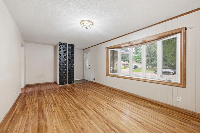 7556 Major Avenue N, Brooklyn Park, MN 55443