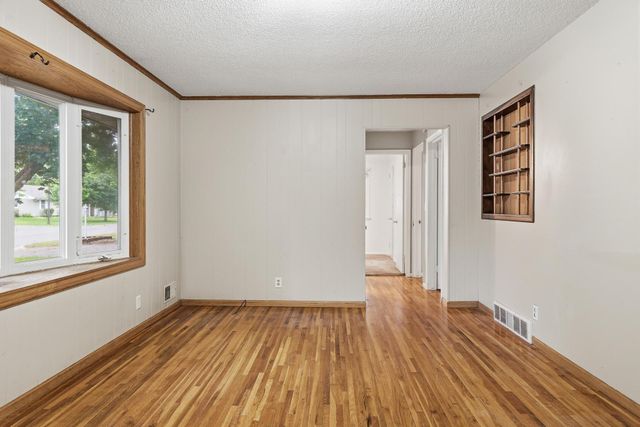 7556 Major Avenue N, Brooklyn Park, MN 55443