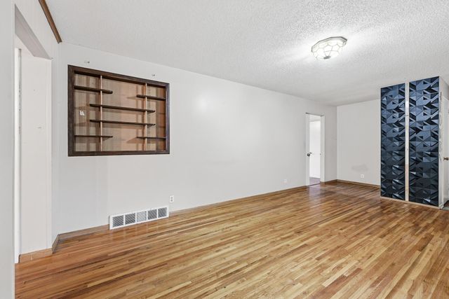 7556 Major Avenue N, Brooklyn Park, MN 55443