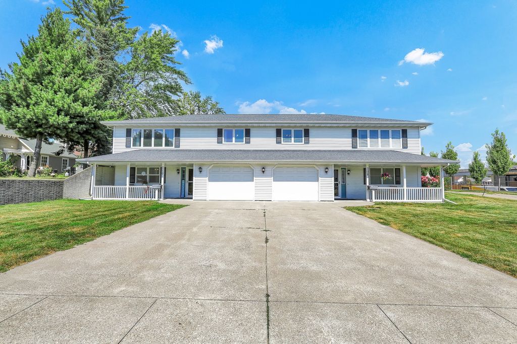 708 & 710 Independence Street, Pella, IA 50219