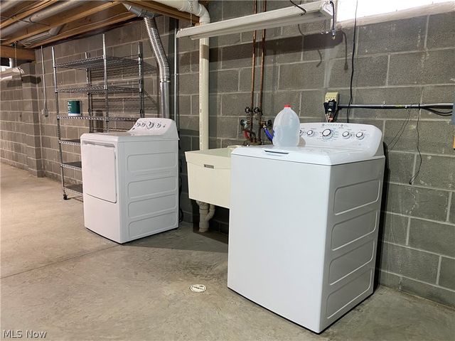 313 Abby Lane, Hartville, OH 44632