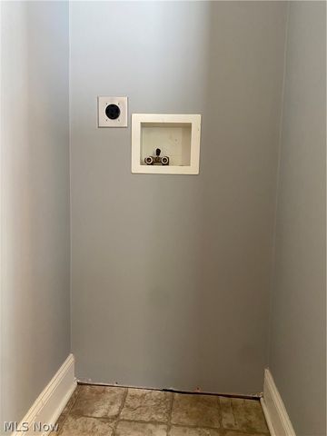 313 Abby Lane, Hartville, OH 44632