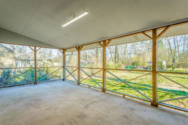 656 N Moore Road, Chattanooga, TN 37411