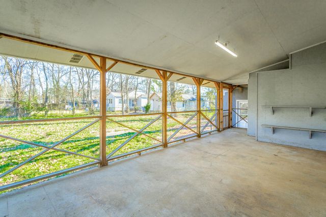 656 N Moore Road, Chattanooga, TN 37411