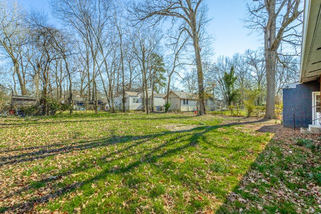 656 N Moore Road, Chattanooga, TN 37411