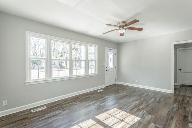 656 N Moore Road, Chattanooga, TN 37411