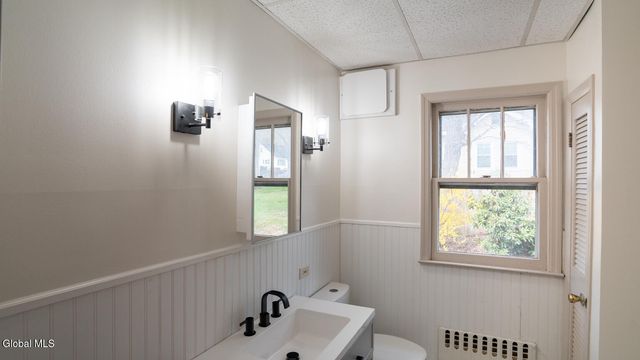 19 Elmwood Court, North Greenbush, NY 12198
