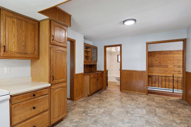 352 2nd Street, Gaylord, MN 55334