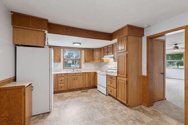 352 2nd Street, Gaylord, MN 55334