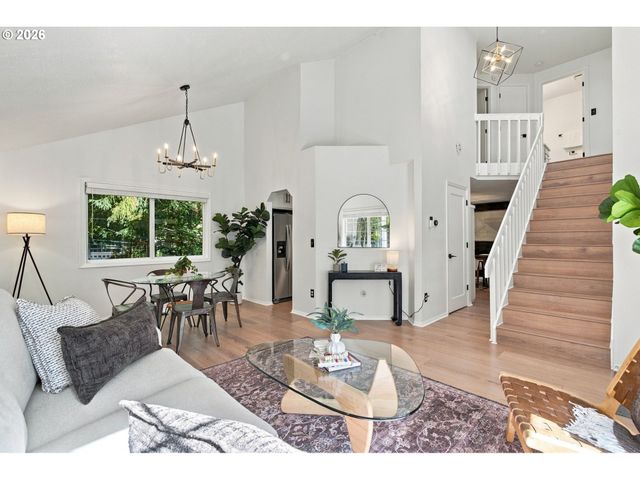 2723 Sw CAROLINA St, Portland, OR 97239