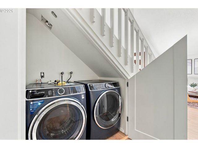 2723 Sw CAROLINA St, Portland, OR 97239