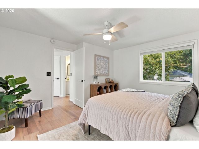 2723 Sw CAROLINA St, Portland, OR 97239