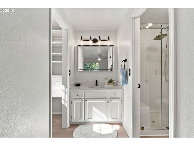 2723 Sw CAROLINA St, Portland, OR 97239
