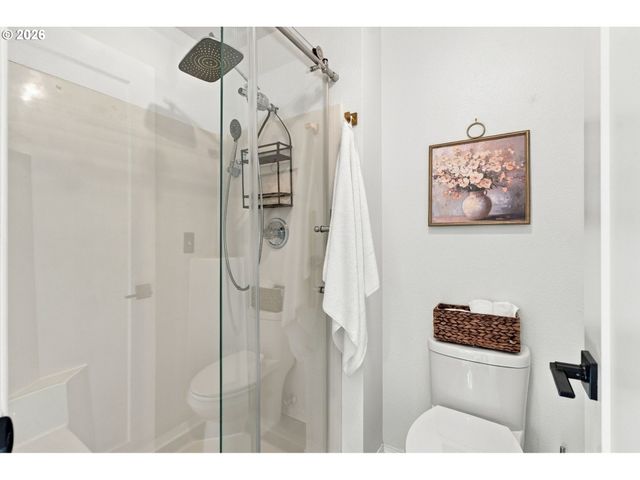 2723 Sw CAROLINA St, Portland, OR 97239