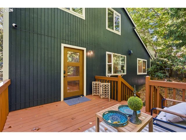 2723 Sw CAROLINA St, Portland, OR 97239