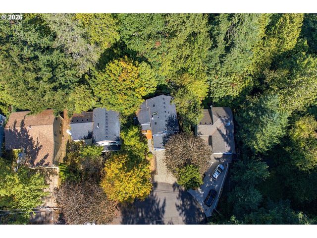 2723 Sw CAROLINA St, Portland, OR 97239