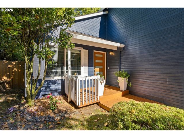 2723 Sw CAROLINA St, Portland, OR 97239
