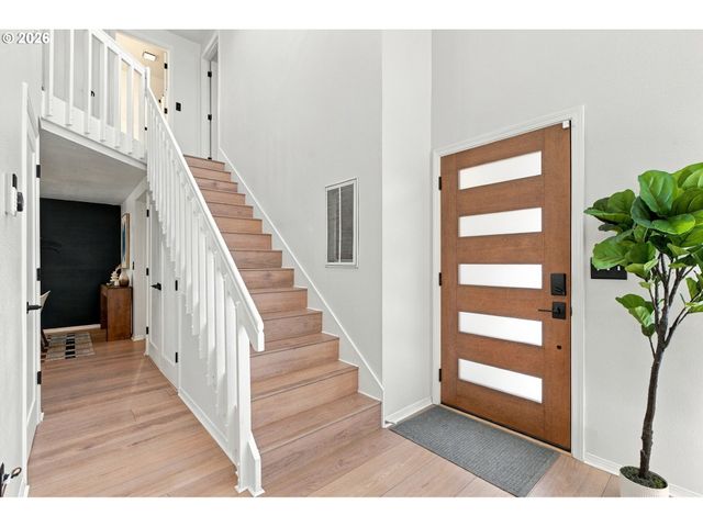 2723 Sw CAROLINA St, Portland, OR 97239