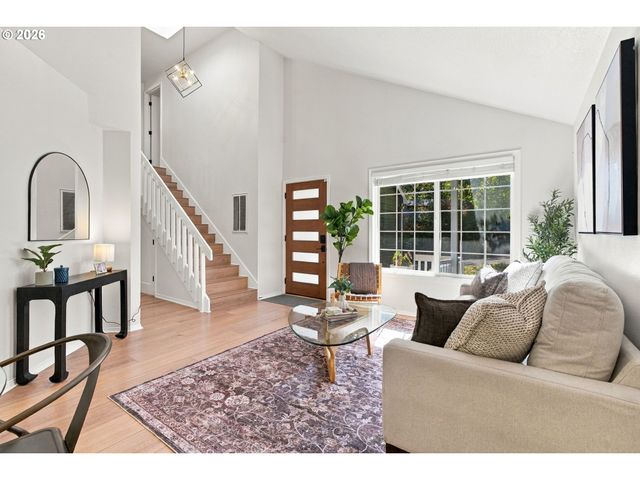 2723 Sw CAROLINA St, Portland, OR 97239