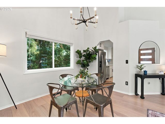 2723 Sw CAROLINA St, Portland, OR 97239