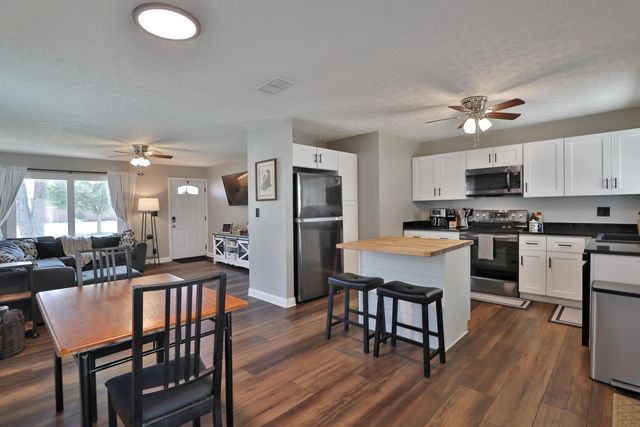 4800 Hillcrest Street N, Hilliard, OH 43026