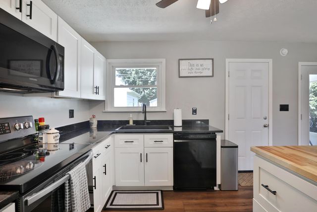 4800 Hillcrest Street N, Hilliard, OH 43026