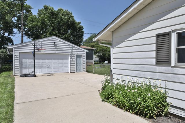 4800 Hillcrest Street N, Hilliard, OH 43026