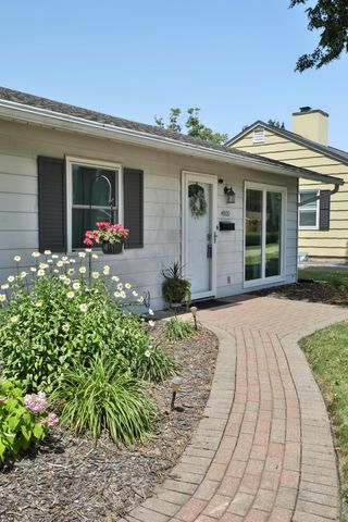 4800 Hillcrest Street N, Hilliard, OH 43026