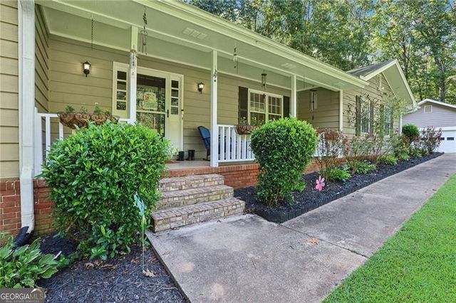 3284 Creekside Drive SE, Conyers, GA 30094