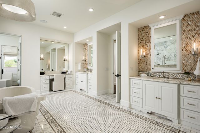 10263 E WINDRUNNER Drive, Scottsdale, AZ 85255