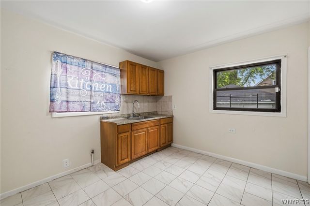 258 Newburgh Avenue, Buffalo, NY 14215