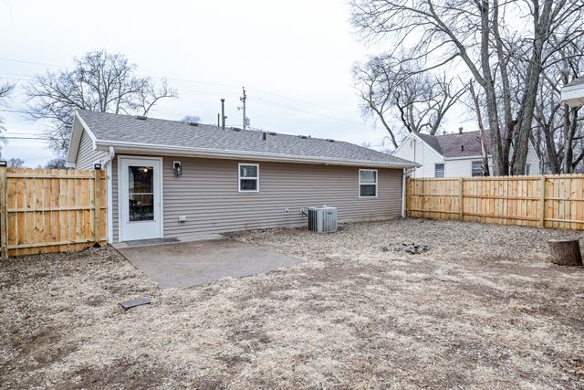 2830 Scott Avenue, Des Moines, IA 50317