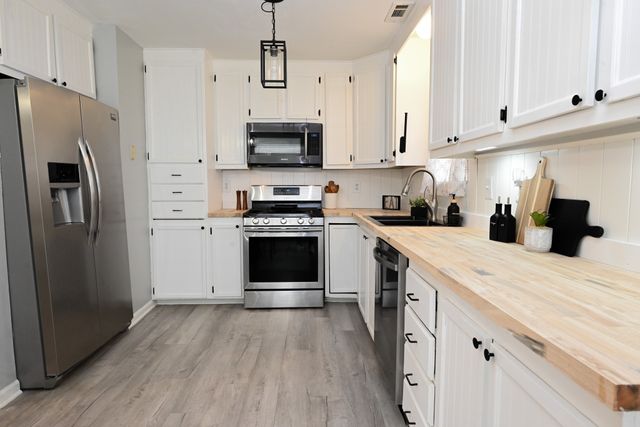 2830 Scott Avenue, Des Moines, IA 50317