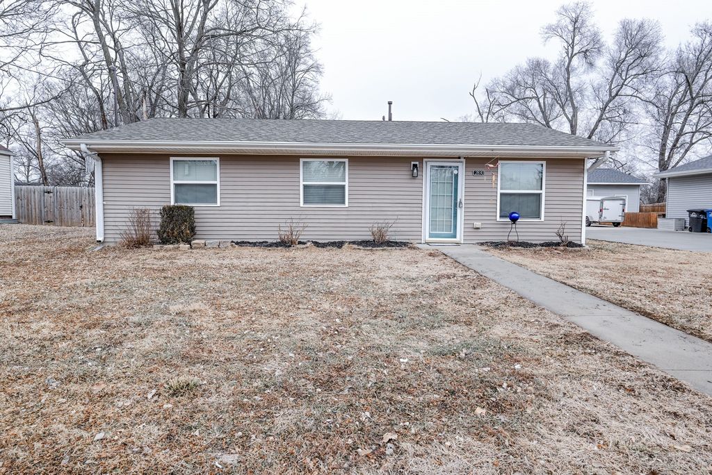 2830 Scott Avenue, Des Moines, IA 50317