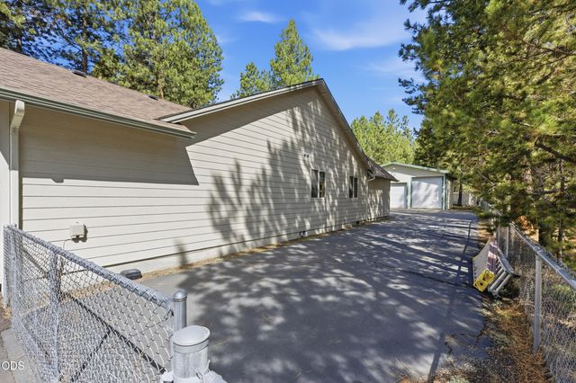 15640 Woodgreen Court, La Pine, OR 97739
