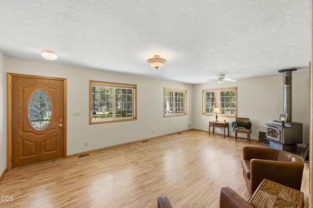 15640 Woodgreen Court, La Pine, OR 97739